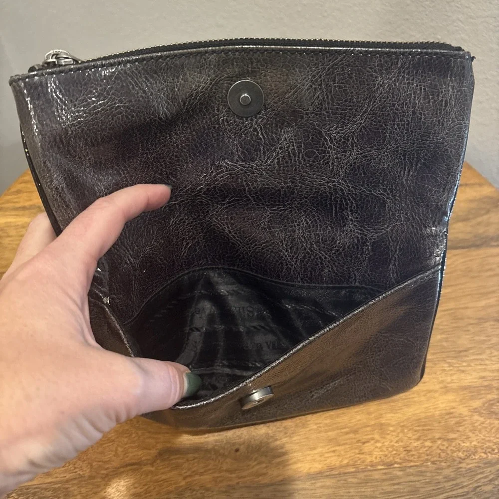Simply Vera Wang Fold over Magnetic Handbag/Clutch/Wallet~Gunmetal‎ Gray~EUC